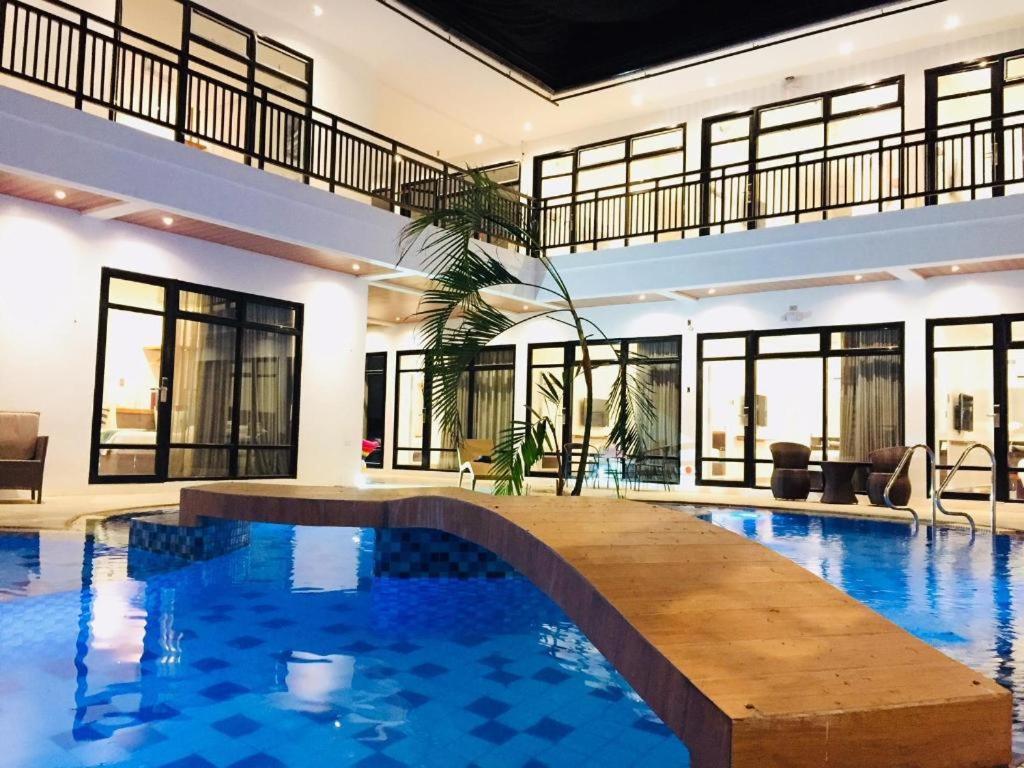 White Breeze Palawan Boutique Hotel Puerto Princesa Exterior foto