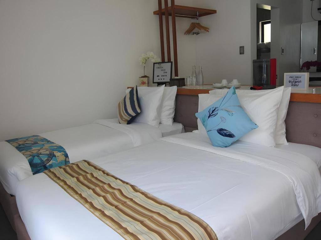 White Breeze Palawan Boutique Hotel Puerto Princesa Exterior foto