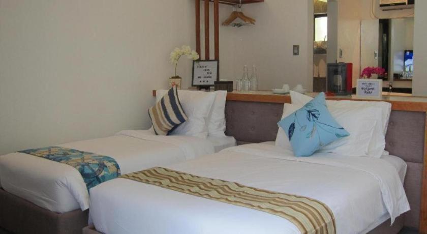White Breeze Palawan Boutique Hotel Puerto Princesa Exterior foto